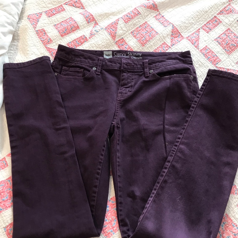 Purple jeans by Mossino. Slim leg, mid rise.